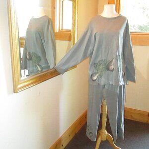 Blue Fish 1998 Richly Painted Pear Themed Long-Sleeve Top and Pocket Pants
